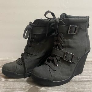Simply Vera / Vera Wang Wedge Bootie